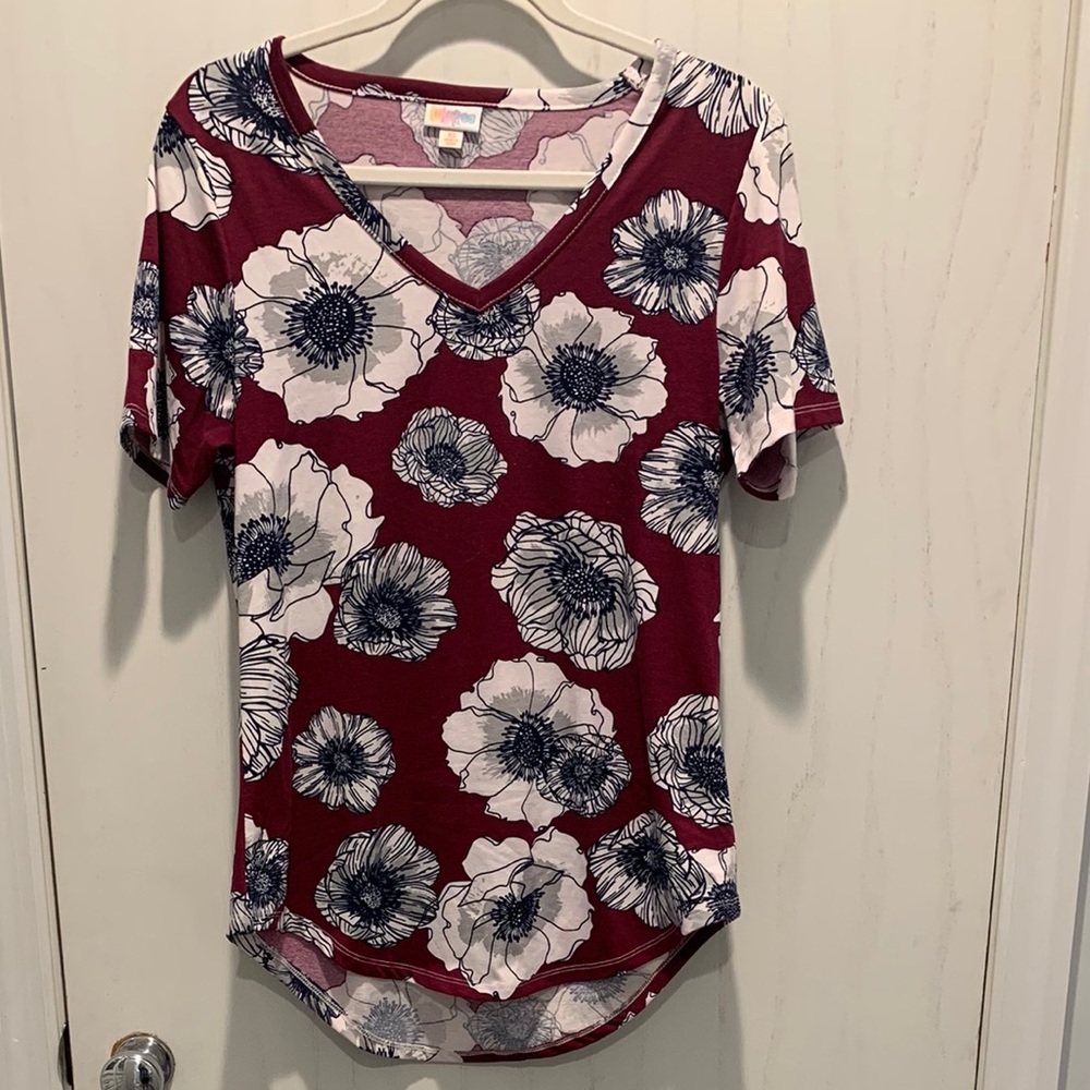LuLaRoe Iris top